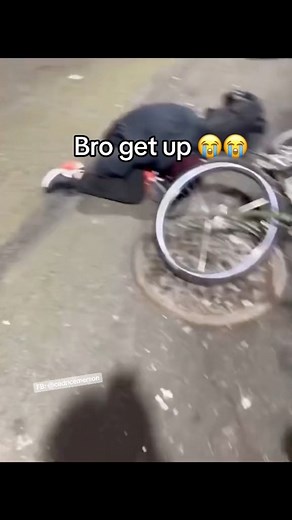 Have some courtesy 😭😭 #comedy #fypシ #reactions | Cedric Emerson