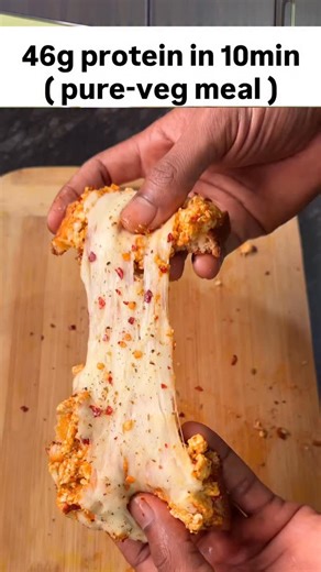 SIDDHANT on Instagram: "Calories/Ingredients ⬇️ Total calories: 550 ————————————————————— Total protein: 46g Protein from paneer :30 Protein from cheese:12 Protein from Bread : 4g _____________________________________ Ingredients here : 150g low fat paneer 50g cheese 2 slice bread Schezwan sauce Pizza pasta sauce Chilli flakes & mix herbs —————————————————————— * ��46g protein in 10 minutes * Pure vegan protein source. * ��Veg high protein recipes * ��Fitness is about being consistency. * ��Easy