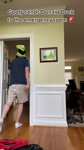 Goofy drowns Donald Duck 💀 #goofy #donaldduck #voiceimpressions #tal_on #foryoupage #mickeymouse #FindYourEdge #fyp