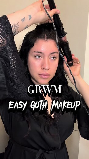 Easy Goth Makeup Tutorial for a Glamorous Look