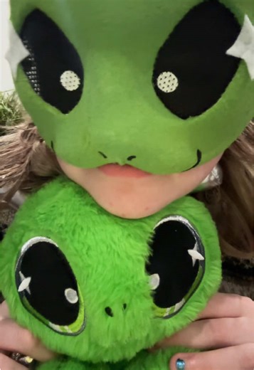 NEW MASK!!! This one has a lot more emotion than my other ones! #therianmask #therian #alien #antizoo #fyp