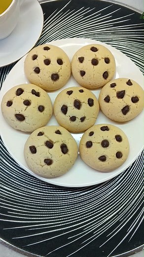 Easy Homemade Cookies | طرز تهیه کلچه خانگی #fypシ゚viral #fypシ #explore #cookies🍪 #afghanistan🇦🇫 #AfghanCuisine #HomemadeDelights Watch full video on my Youtube Channel at: https://youtu.be/_OwuiQYT3uQ | Arezo's Kitchen