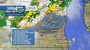 12K views · 131 reactions | 7 pm Radar Check - We are closely watching a line of storms headed toward SE WI. These are producing strong winds, heavy rain, and frequent lightning. Stay weather aware tonight. Radar: https://www.tmj4.com/weather/radar #wiwx | TMJ4 News | Facebook