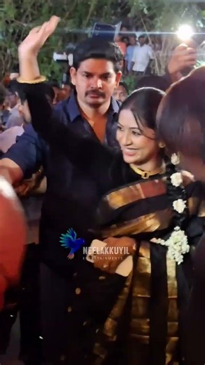 അച്ചായൻസ് ഗോൾഡിന്റെ ഉദ്ഘാടനത്തിന് നവ്യ നായർ എത്തിയപ്പോൾ സംഭവിച്ചത് കണ്ടോ😱