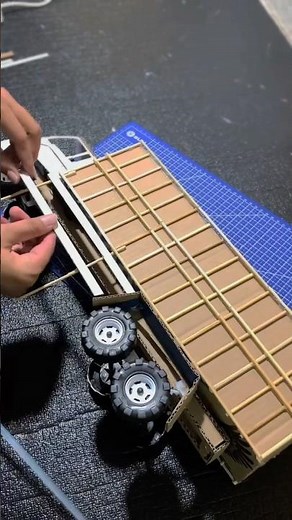 Making a miniature fuso truck from cardboard #truck #rollingtruck #toys #diy #diycrafts #sandtruck