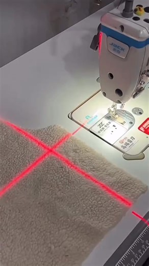 "Straight stitches with ZERO guesswork? Yes please! The Laser Positioning Light projects a straight guide line on your fabric while you sew, helping you stitch perfectly straight, accurate lines every single time, no more marking, no more eyeballing! Perfect for topstitching, hemming, quilting, and any project where precision matters. Clip it on, switch it on, and sew like a pro! 😌 🛒 Grab yours now at 👉 https://alimcart.com/products/usb-red-laser-positioning-light #quilting #sewing #laserposi