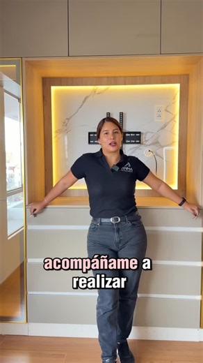 Anima Interiores | Closet - Cocinas - Diseños 🇵🇪 on Instagram: "Mira el recorrido ✨ del proyecto de habitación 🛏️ de nuestra clienta Alicia 💕 📍San Miguel . . . #habitacion #altobrillo #closettour #bigcloset #closetorganization"