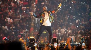 Davido wows O2 Arena with grand entry in LCD cage - MyJoyOnline
