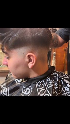 Old school soul. Sharp modern cuts. A place where style lives. District Barbershop – Amsterdam. ✂️ #VintageBarber #UppercutStyle #AmsterdamWallen #MensGrooming @Reuzel Pomade @Captain Fawcett @Uppercut Deluxe