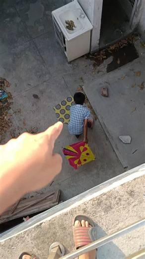 Aaj maine apne subscriber ko 🤩 Patang 🪁 de di #patang #kite #kiteflying #youtubeshorts #shorts