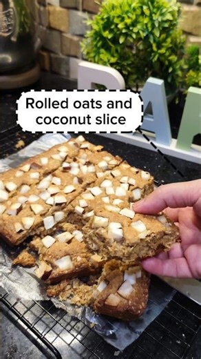 Rolled Oats and Coconut Slice #recipe #healthy #easynutrition #viral #easyrecipe