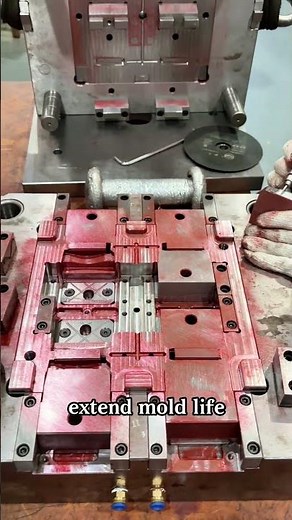 Why use red lead when mold fitting