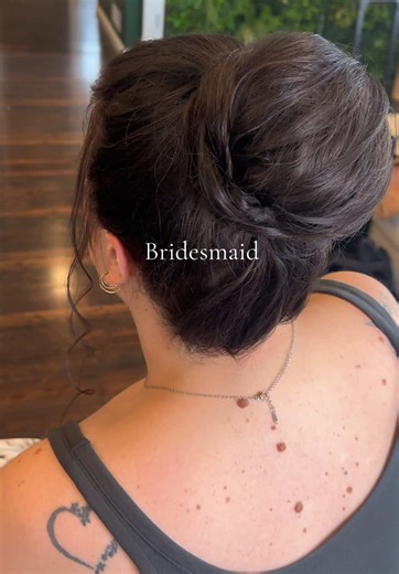 Fun bun for a beautiful bridesmaid! @Kate Maciejewski 🫶🏼✨🖤#bridesmaid #updo #bridalstyle #bridalhair #weddingparty