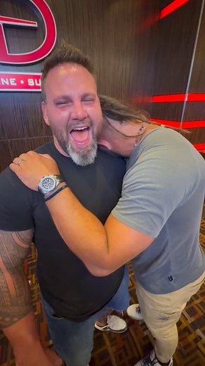 Rob Bailey on Instagram: "Went to Vegas with @the.muscle Lost it all"