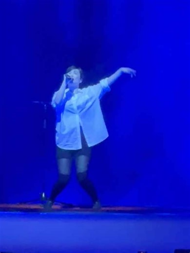 ⚠️TW FLASHING LIGHTS!!!⚠️ fireworks 🥲 09/05/2024 #mitski #mitskiconcert #mitskilive #mitskilondon #mitskitour2024 #fireworks