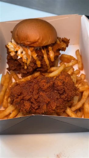 Fluffies Hot Chicken on Instagram: "Fluffy, cheesy, and loaded with goodness, the FLUFFIES HOUSE SPECIAL is comfort heaven! 🍟🧀🔥 #FLUFFIESHOTCHICKEN #NJ #NYC 🔥 MIDTOWN NYC LOCATION NOW OPEN! 📍171 Madison Ave. New York, NYC 📍47 Clinton St. New York, NYC 📍 252 S Summit Ave. Hackensack, NJ 📍 492 Broadway Bayonne, NJ 🚗 Now exclusively delivering with Uber Eats for all NJ locations!"