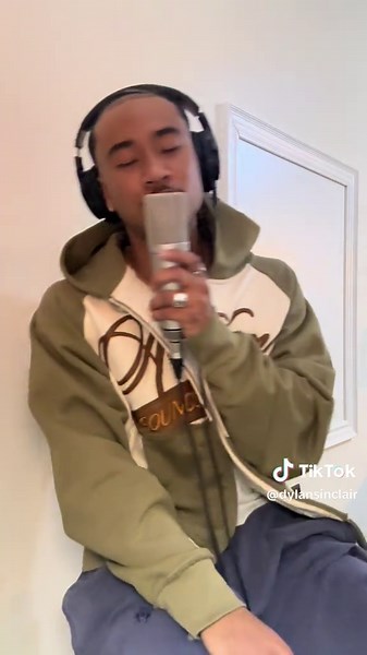 held the drums so she could hear me better #fyp #dylansinclair