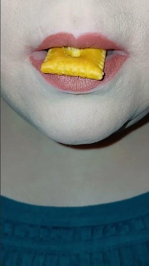Crunchy Cheez-It ASMR | No Talking