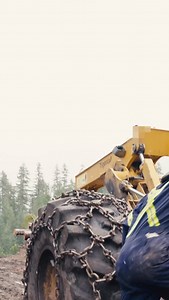 Diagnose first. Fix second. @tekamohd @heavywrenching @servicetruckmafia #blutechequipment #heavyequipment #heavymetal #equipmentservice | BluTech Equipment Ltd.