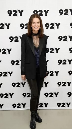 Sela Ward on Instagram: "I think it’s safe to say… I love to wear black. #FashionFriday"