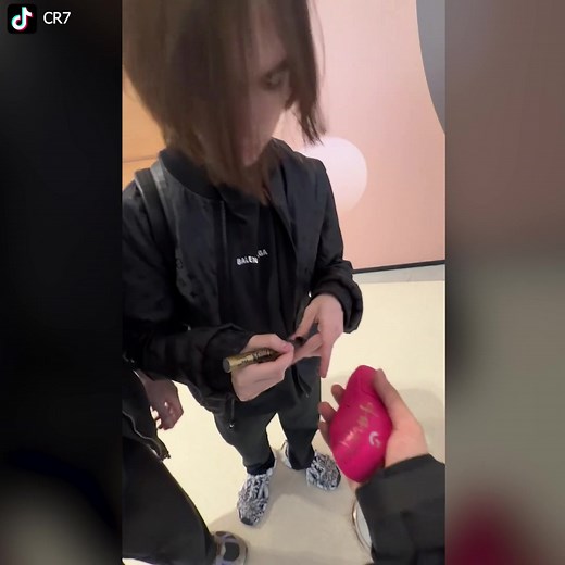 Bro has a LEGENDARY CS2 Mouse 🤯 | SkinsMonkey