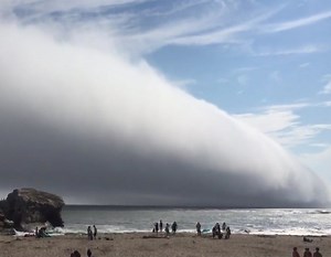 So this is what it feels like to be approached by an alien ship.