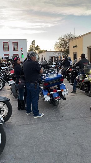 93K views · 2.7K reactions | Y las grandes amistades que te da el Motociclismo | Elmo Mendez | Facebook