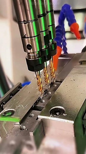 Techniques and processes for simultaneously tapping 3 threads on hinge fittings 🛠️🔩🔗