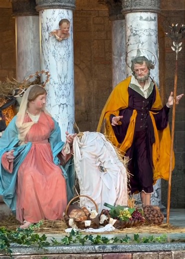 Hang đá tại Quảng trường Thánh Phêrô #vatican #conggiaovietnam #jesus #noel #xmas