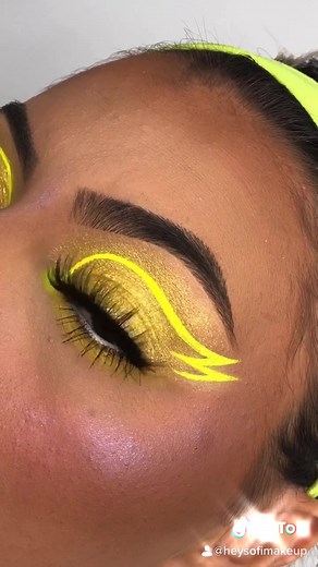 Lightning 🌩 #makeup #makeupartist #makeuptutorial #fy #fyp #foryoupage #foryou