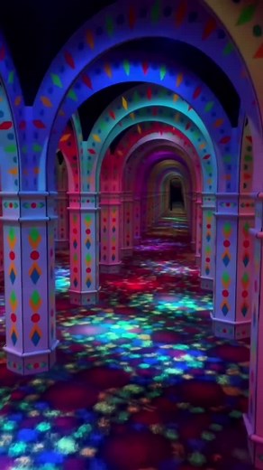 Lost in Amazing Mirror Maze at Mall of America