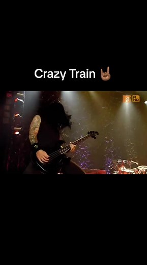 Ozzy Osbourne - Crazy Train (Live at Ozzfest 2010)