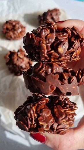 Healthy 15 min No Bake Cookies using the leftover of your PB jar #healthycookies #healthyrecipe #easysnack #easyrecipe #foodtok #leftover #reuse #learnontiktok