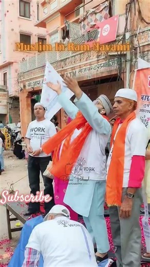 Muslim community showered flowers on Ram Navami procession💫#hindu #muslim#trendingnow #rambhajan