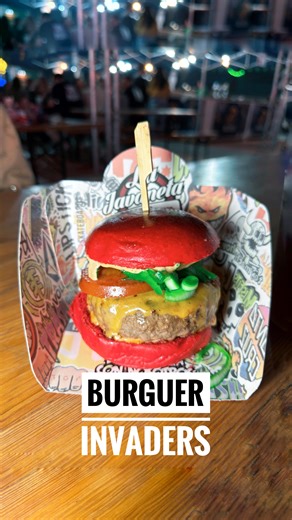 29K views · 53 reactions | ¡BURGUER INVADERS! Las mejores foodtrucks de la provincia compiten por tener la MEJOR HAMBURGUESA. ¿Quién lo decide? Tú!!! Prueba y vota!!! Hasta el domingo 4 incluido en León Arena #burgerlovers #leon #leonesp #leonespaña #leonspain #food #foodie #foodlover #foodporn #hamburguesas #hamburguesa #comida #comerenleon #foodiesp #foodiesespaña #igersleonesp #comerenleonesp #dondecomerenleon #foodiesleon #planesenleon | Pilar Ibáñez | Facebook