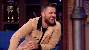 De Nicolas Prattes a Zé Neto: 'volume' em sungas de famosos rende elogios