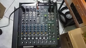 DEMO! Mackie ProFX10v3 10-channel Mixer with USB and Effects For more questions and For more inquiries please message us or call us here Mobile No: Globe 0917-6500-302 Smart No: 0968-3685-422 Check out my shop on Shopee! dealandowntrading: https://shopee.ph/dealandowntrading ?v=7c1&smtt=0.0.5 https://www.lazada.com.ph/shop/deal-own-trading | Deal & Own Trading