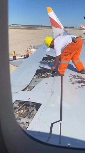 27K views · 21K reactions | Imagine looking out the window… and seeing this happening on your 757 wing.” #boeing757 #aircraftmaintenance #wingflaps #airportlife #engineering #aviation #avgeek #planespotting #airplane #pilot #airbus #boeing #aircraft #aviationlovers #flying #runway #instaaviation #aviationdaily #airport #travel #airplanes #aviationphotography #planes #jetengine #cockpitking | Cockpit King | Facebook