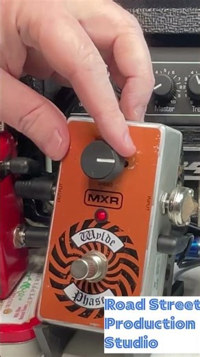 Different sounds #sweetwater #bass #mxr #tcelectronic #thunderbird #ampeg #phase90 #chorus #octave