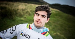 Rob Warner interviews MTB Downhill world champ Loïc Bruni