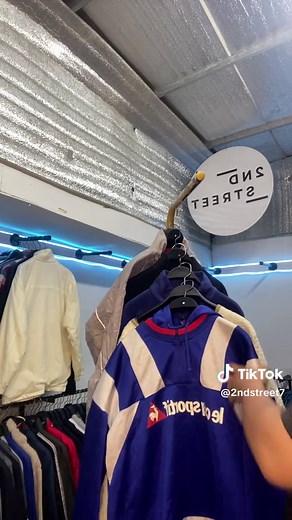 Exploring Thrift Shopping at 2nd Street Vlog