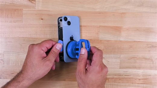 Complete Tutorial for Removing iPhone 14 Back Cover