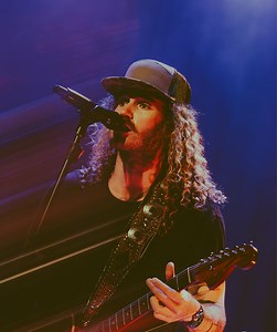 John Eddie & The Front Street Runners Concert & Tour History  | Concert Archives