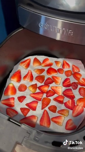 Homemade Dehydrated Strawberry Recipe | Air Fryer or Dehydrator