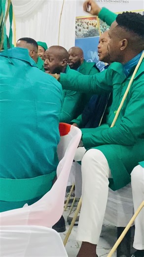 P A S S O V E R 2 0 2 5