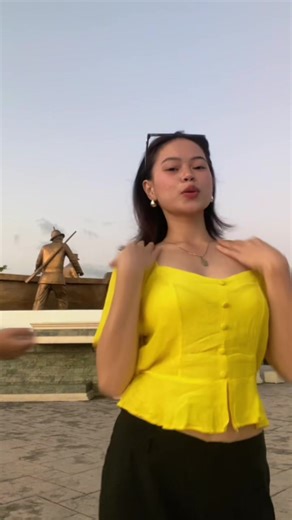 Cute WLW Bruno Mars Chacha Dance Trend