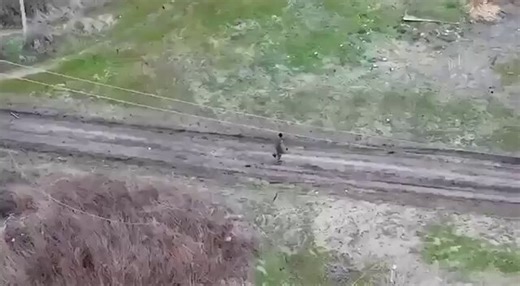 Who tf do you think you are convincing of supporting Ukraine by showing this video?