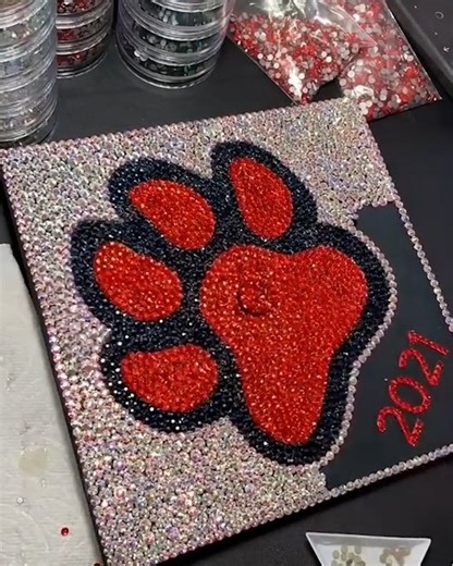 Bedazzling graduation hats 😯✨ | STUDENTbible