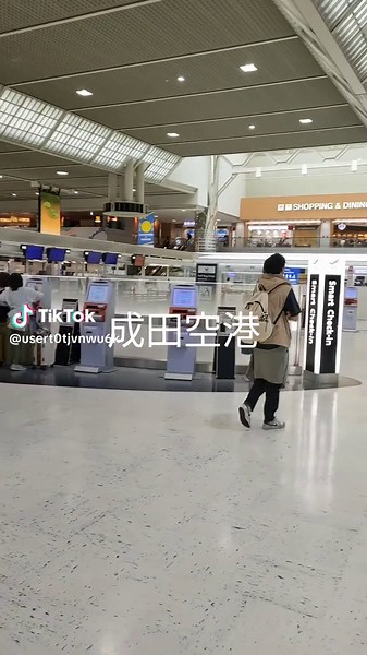 これまで空港を利用する際は、殆どが、前後泊のホテルからの送迎でしたが、もうホテルを使う事も無くなり 地元のフォロワーさんから予約して直接空港の駐車場が、楽ですよと聞いたので、試しに車で行って来ました。