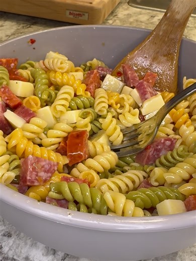 Who says you can't have pasta salad in the winter? #pastasalad #easyrecipe #cooking #dinnerideas #yum